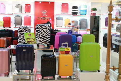 從高中畢業(yè)到十店連鎖 一位年輕人的二手名包創(chuàng)業(yè)傳奇